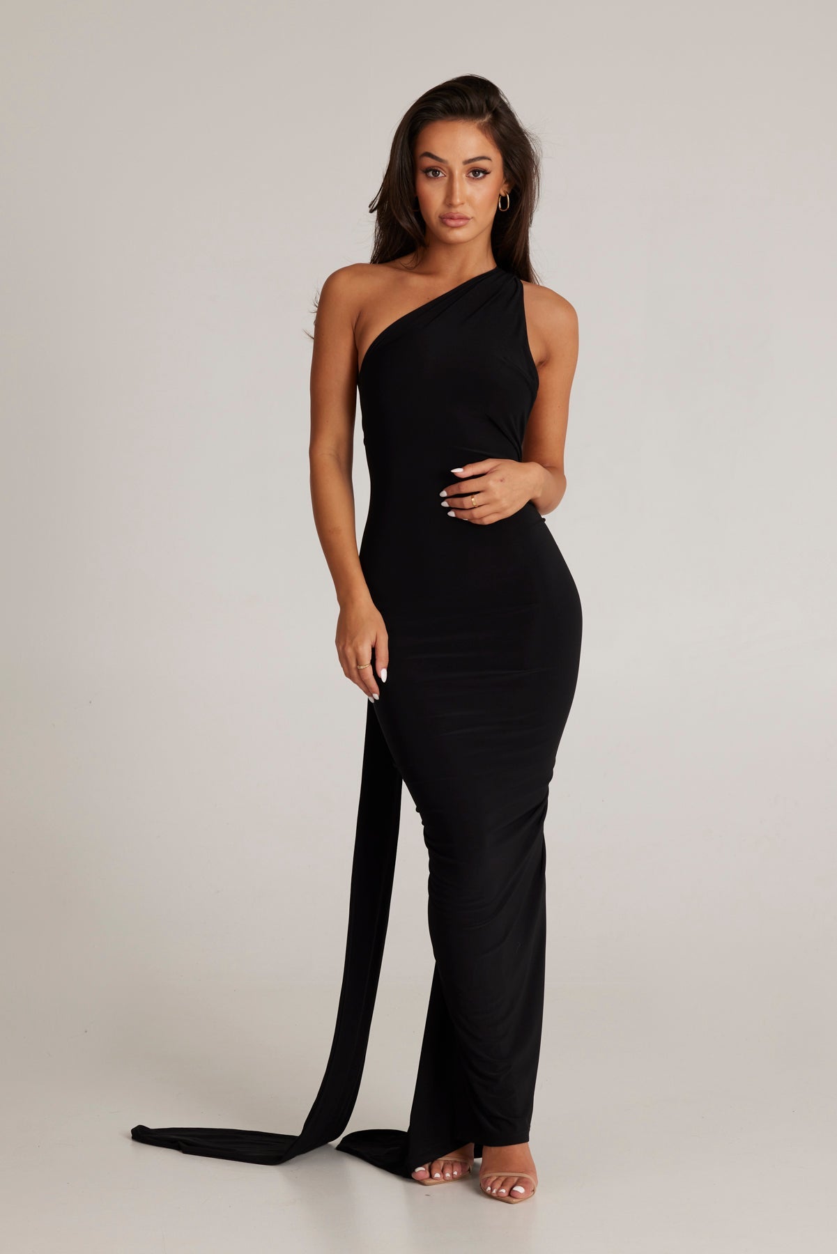 Vestido Nina Costas Nuas + Brinco Gota