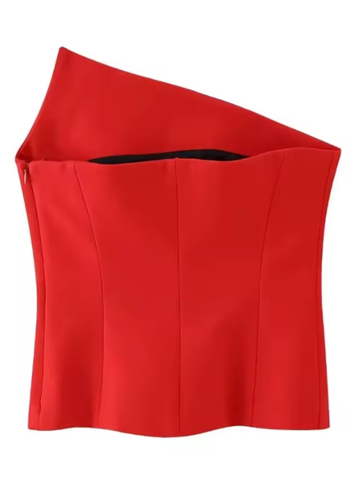 Modelo feminina vestindo corset com corte de um ombro só, tecido estruturado e acabamento acetinado. Costuras verticais e modelagem que afina a cintura com elegância moderna.