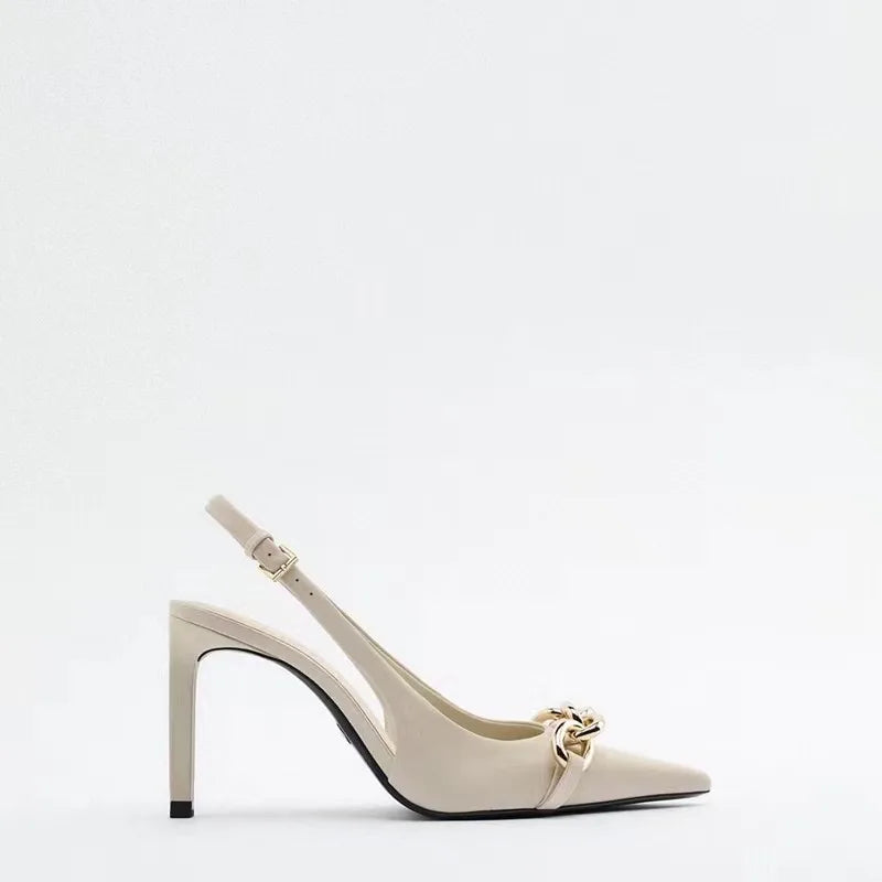 Scarpin Bico Fino Corrente
